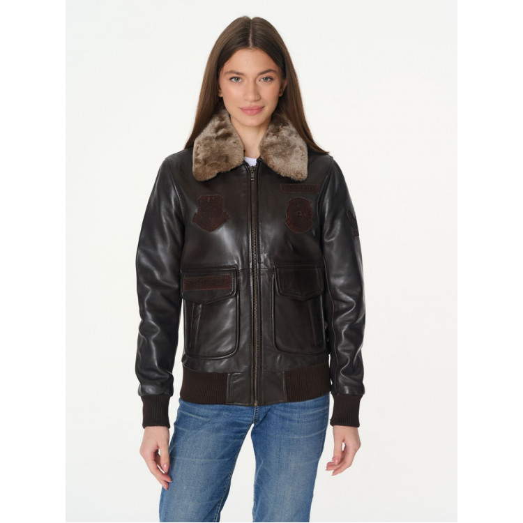 Куртка женская пилот из натуральной кожи с меховым воротником и нашивками